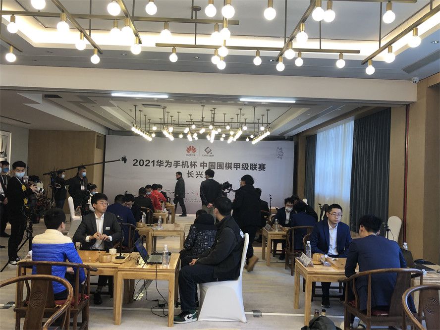 叶辰淡淡道：妈，他们这是多行不义必自毙，不会有好下场的。